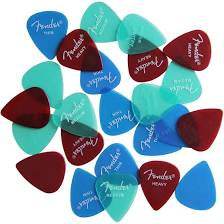 Fender California Pick Cl T-Red (each)